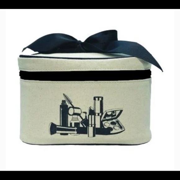 Hallmart Collectibles Makeup Case - Picture 2 of 4